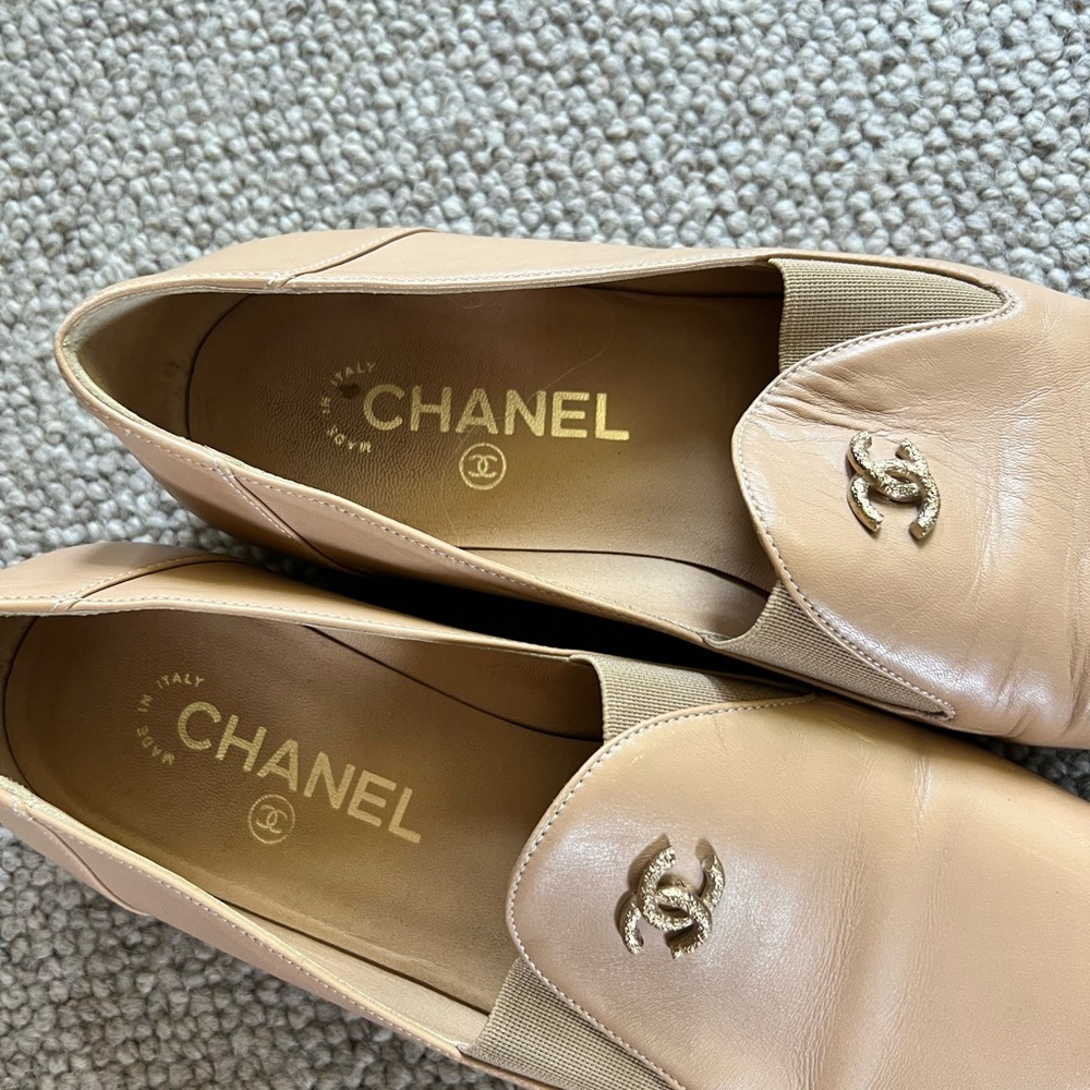 Authentic CHANEL loafers size 38 - Picture 4 of 7